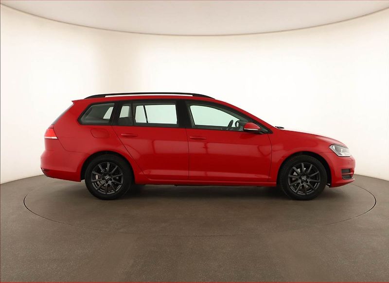 Volkswagen Golf (2015) 1.6 TDI, Tempomat - fotka 6 z 17
