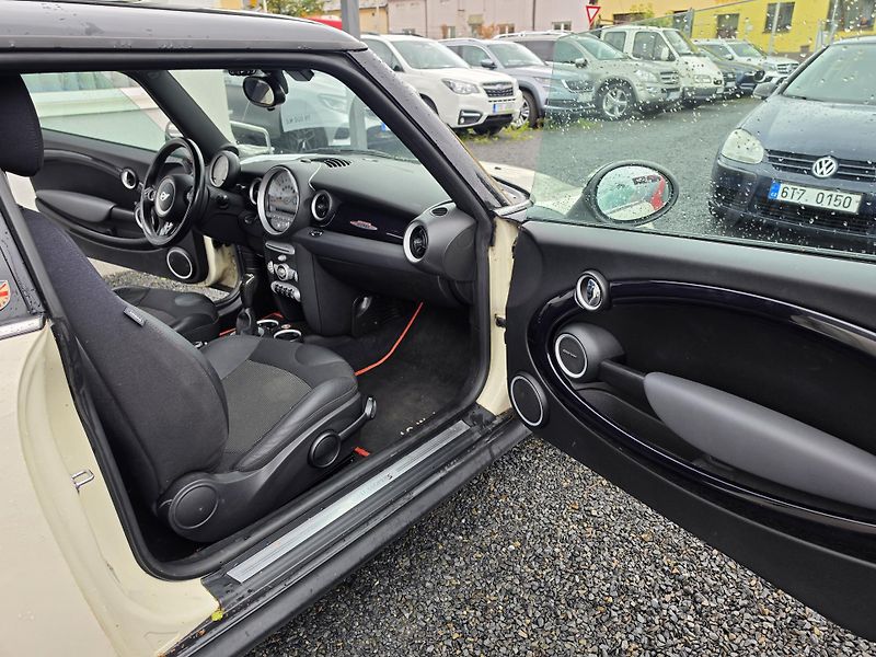 Mini Cooper S 1.6 128Kw Xenon Harman - fotka 13 z 19