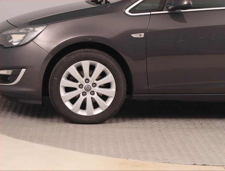 Opel Astra (2015) 1.6 CDTI, Serv.kniha, Tempomat - fotka 14 z 15