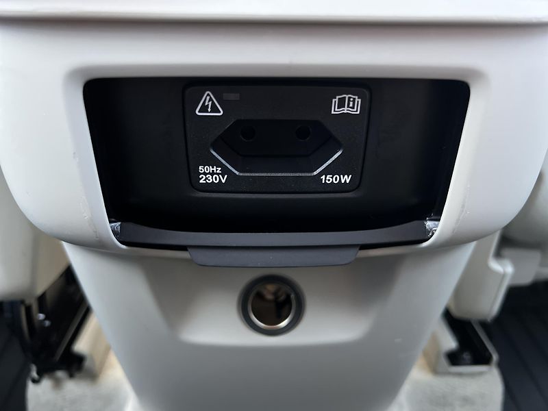 Volvo XC90 2.0 D5 DRIVE-E 4x4 PŮVOD ČR - fotka 29 z 56