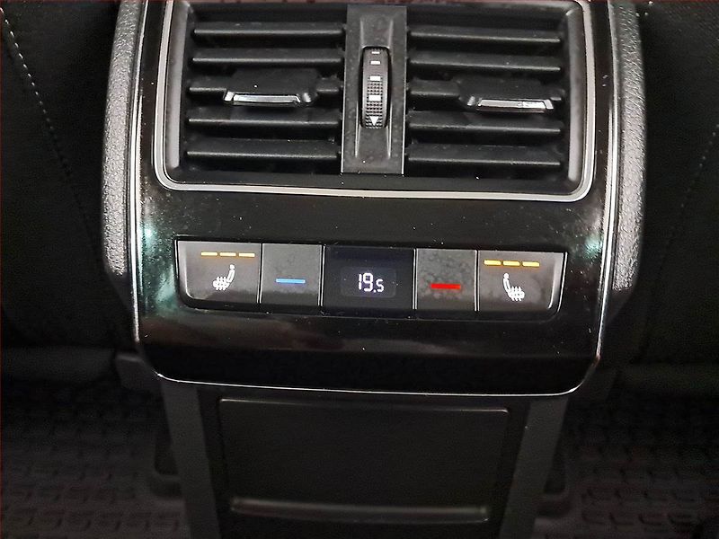 Škoda Superb (2016) Style Plus 2.0 TDI 4x4, 4X4 - fotka 20 z 25