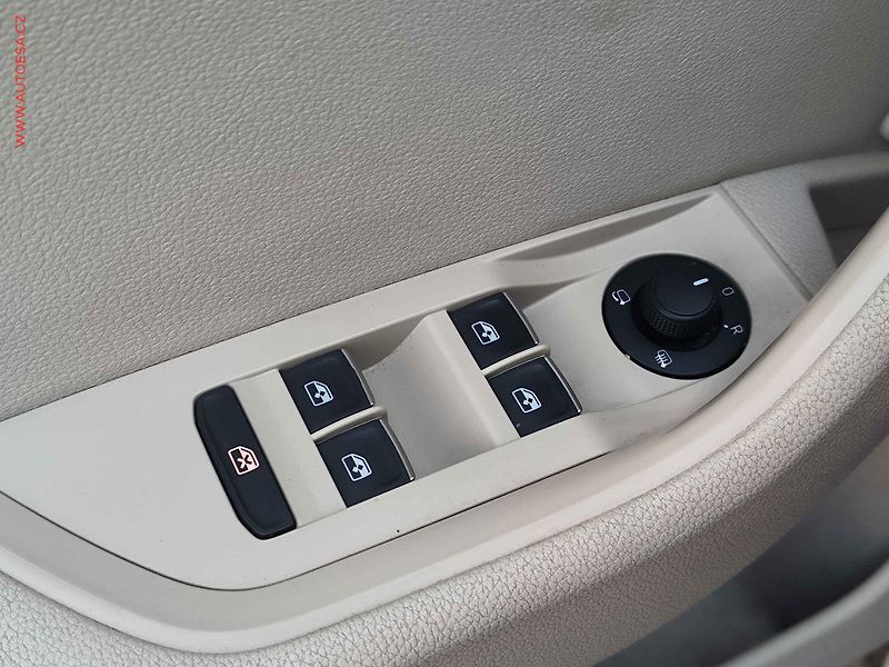 Škoda Superb (2017) 2.0TDi, ČR, DSG, bixen - fotka 26 z 30