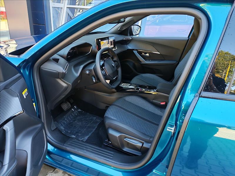 Peugeot 2008 (2026) 1.2 ALLURE Hybrid 110 e-DCS6 - fotka 14 z 18