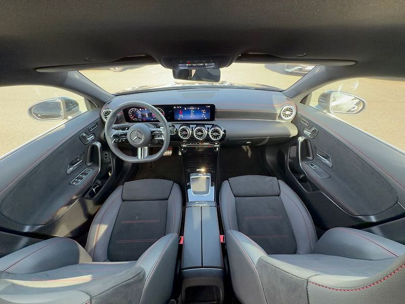 Mercedes-Benz CLA 200 d AMG Style - fotka 16 z 37