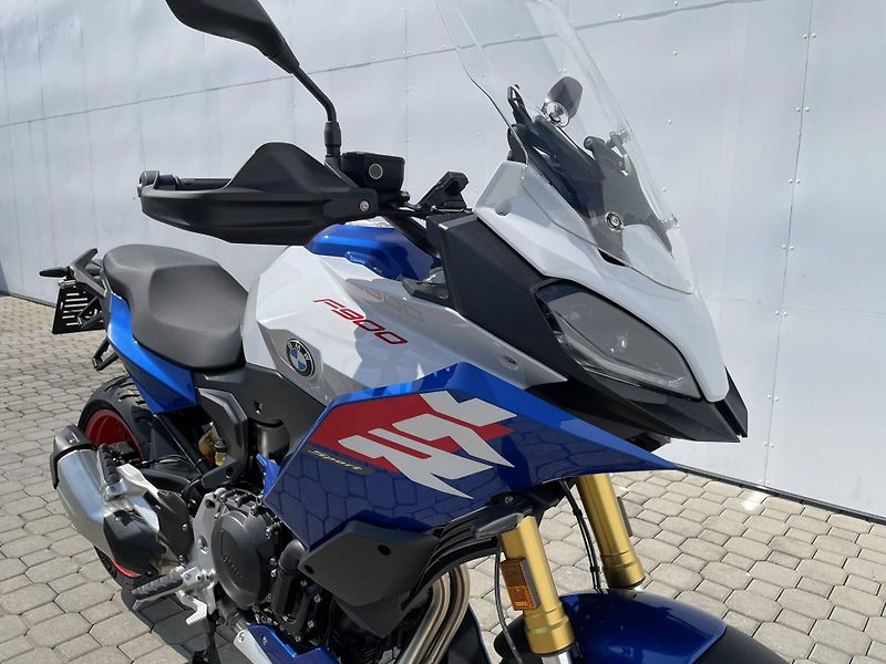 BMW (2026) F 900 XR - fotka 4 z 12