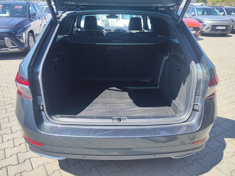 Škoda Superb 2.0 TDI/147kW 4x4 L&K DSG - fotka 9 z 39