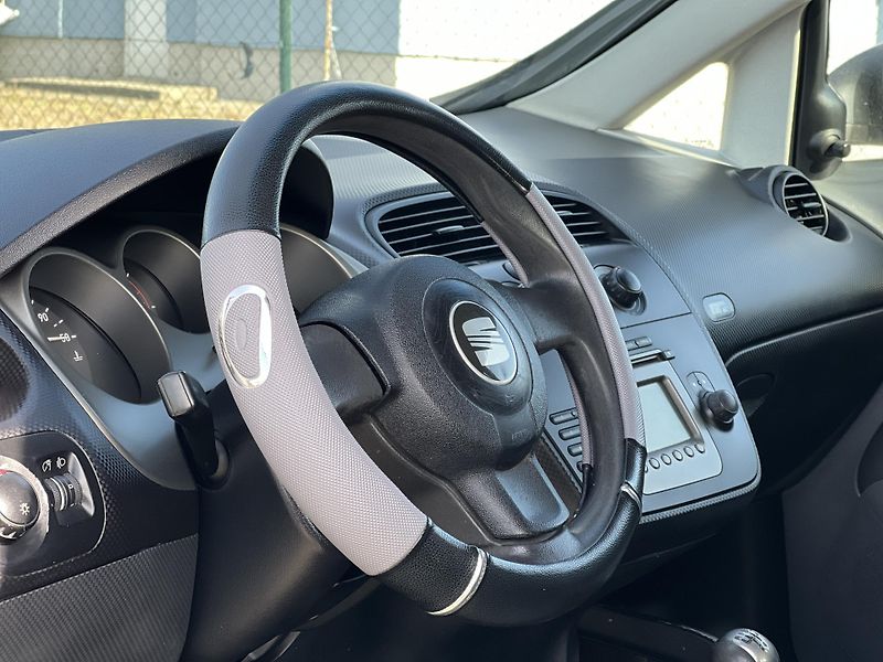 Seat Altea 1.9TDi 77kw KLIMATIZACE ABS - fotka 14 z 39