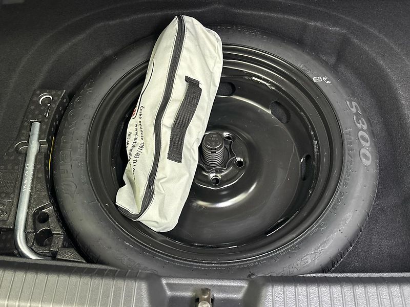 Volkswagen Golf Life - fotka 28 z 28