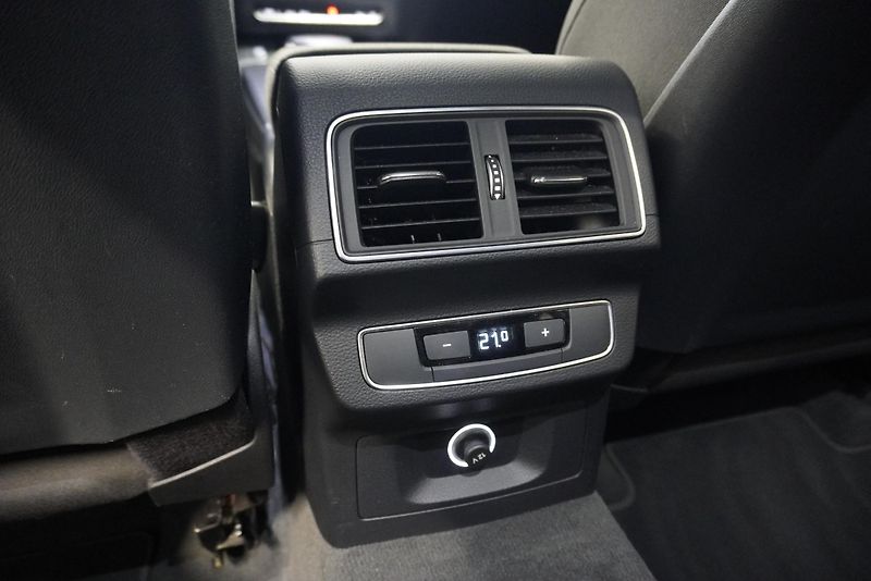Audi Q5 2,0 40 TDI 140kW QUATTRO  - fotka 24 z 36