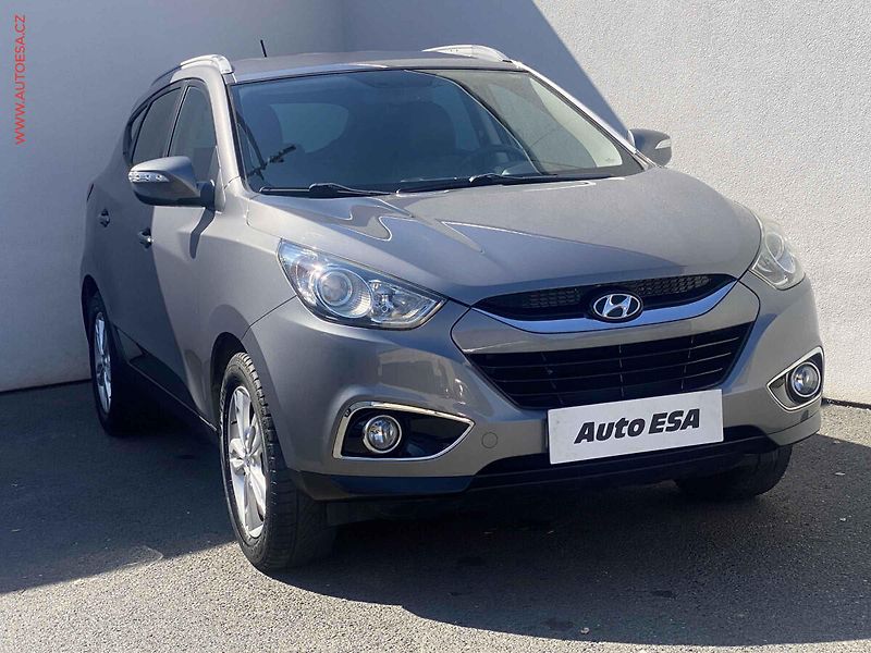 Hyundai ix35 (2013) 1.6 GDi 2WD, AC, park.čidla - fotografie inzerátu