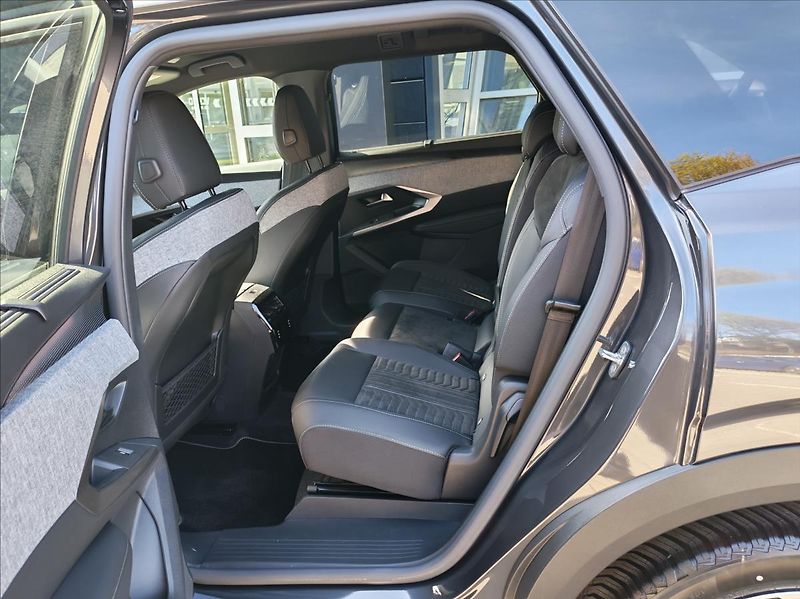 Peugeot 5008 (2026) 1,2 5008 GT Hybrid 145 e_DCS6 - fotka 5 z 17