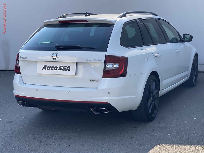 Škoda Octavia (2017) 2.0 TDi, RS, LED, navi, +kola - fotka 4 z 19