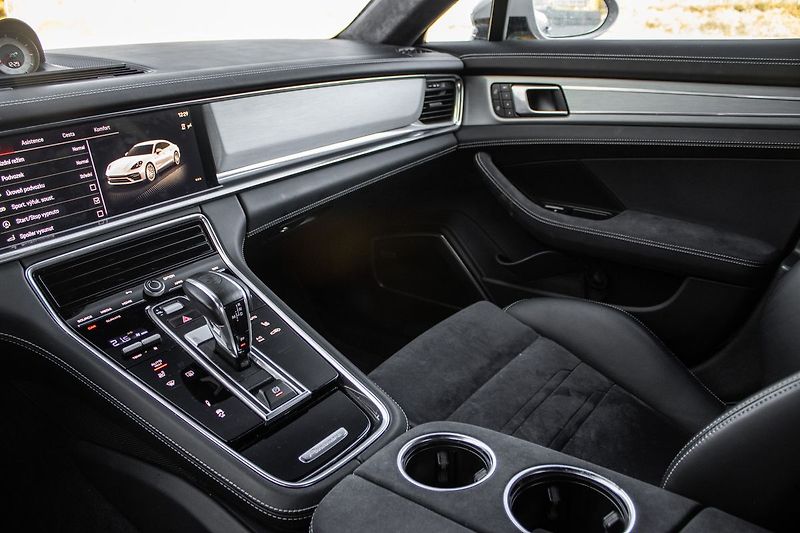 Porsche Panamera - fotka 19 z 27