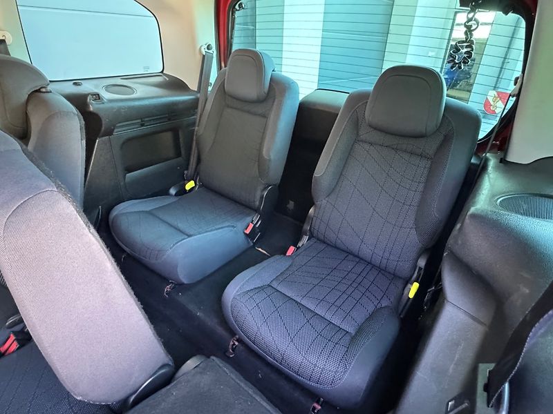 Peugeot Partner (2011) 1.6 HDi, 7 míst - fotka 13 z 32