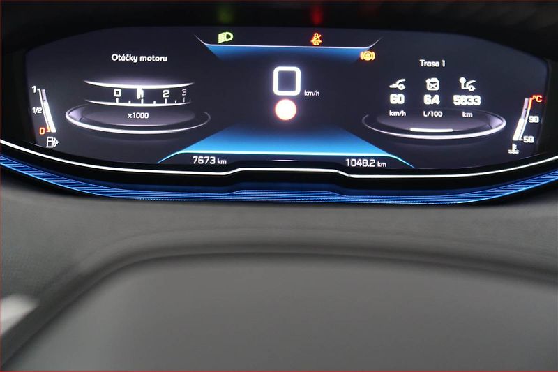 Peugeot 5008 (2021) PureTech 130, 7 MÍST - fotka 11 z 18