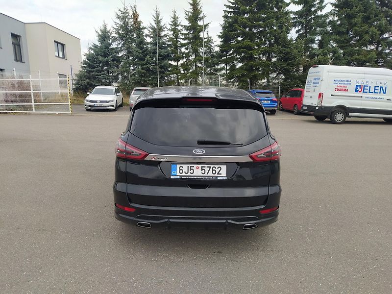Ford S-MAX (2019) 2.0 EcoBlue 140kW ST-line - fotka 4 z 22