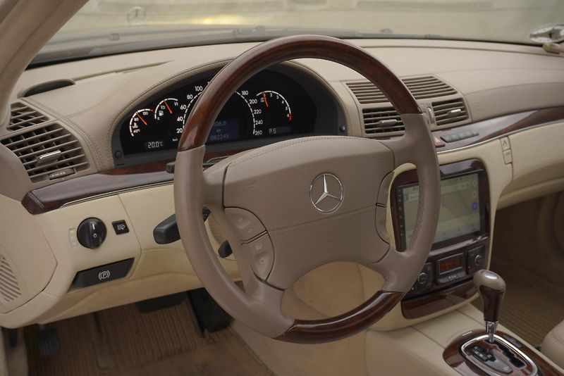 Mercedes-Benz Třídy S S600 5,5I V12 LONG AUT. - fotka 17 z 56