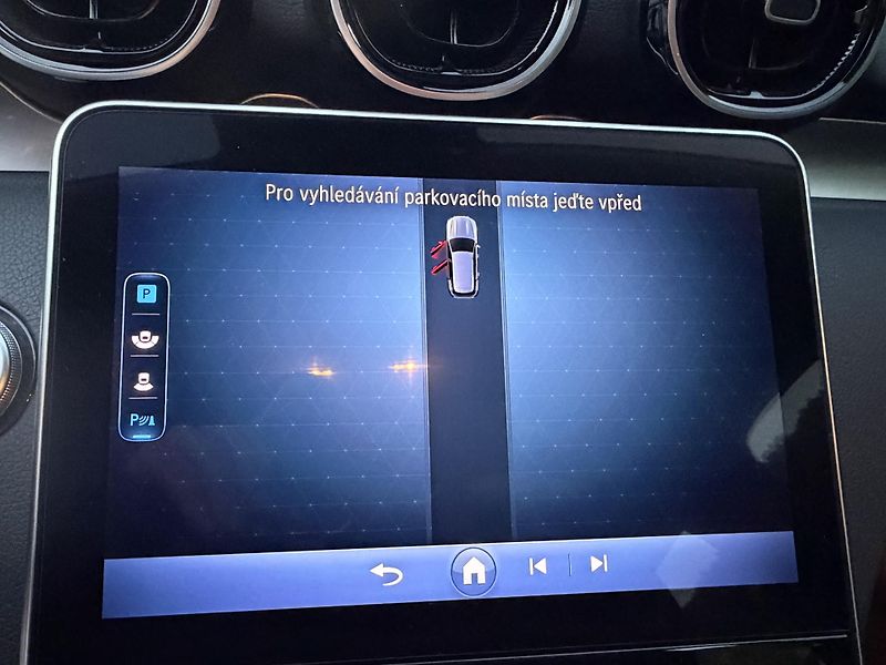 Mercedes-Benz Třídy C 200D 9Gtronic-AVANTGARDE-Tažné - fotka 26 z 37