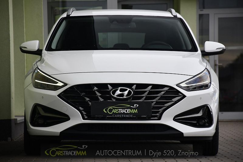 Hyundai i30 1.6CRDi SMART KAMERA CARPLAY - fotka 8 z 50