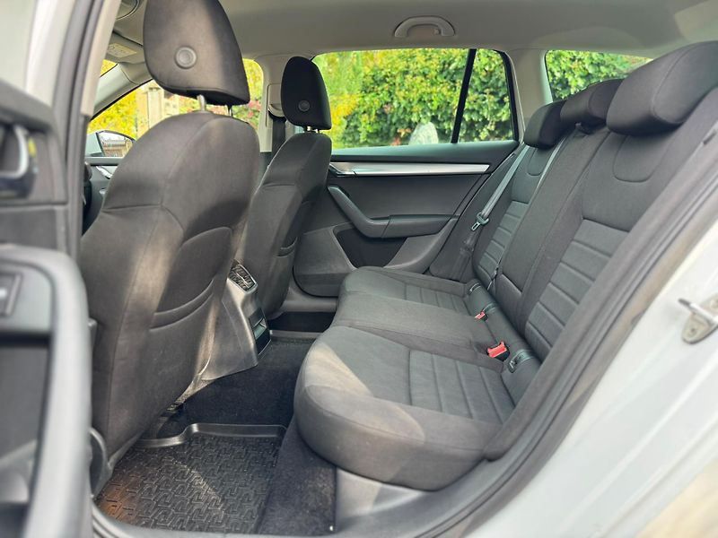 Škoda Octavia 2.0TDi STYLE 1.MAJ DPH ROZVODY - fotka 10 z 24