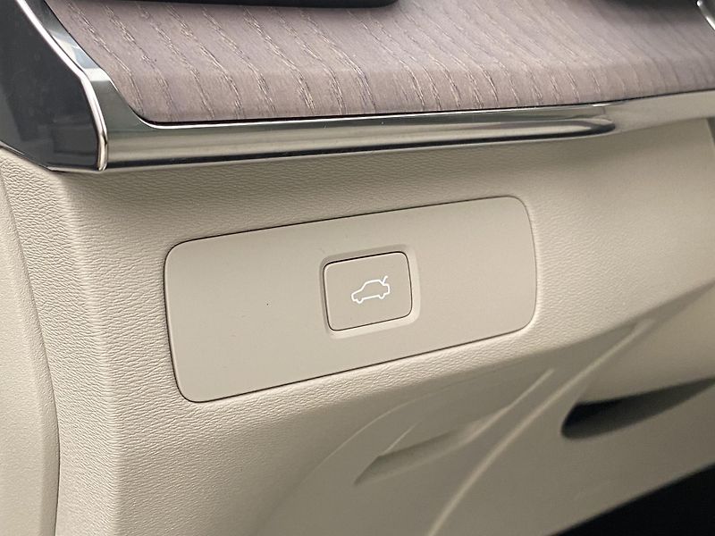 Volvo XC90 (2026) B5 AWD AUT BRIGHT PLUS 7míst - fotka 49 z 55