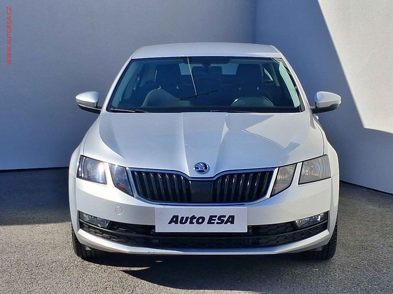 Škoda Octavia (2018) 1.4 TSI, 2.maj,ČR, STK9/28 - fotka 2 z 15