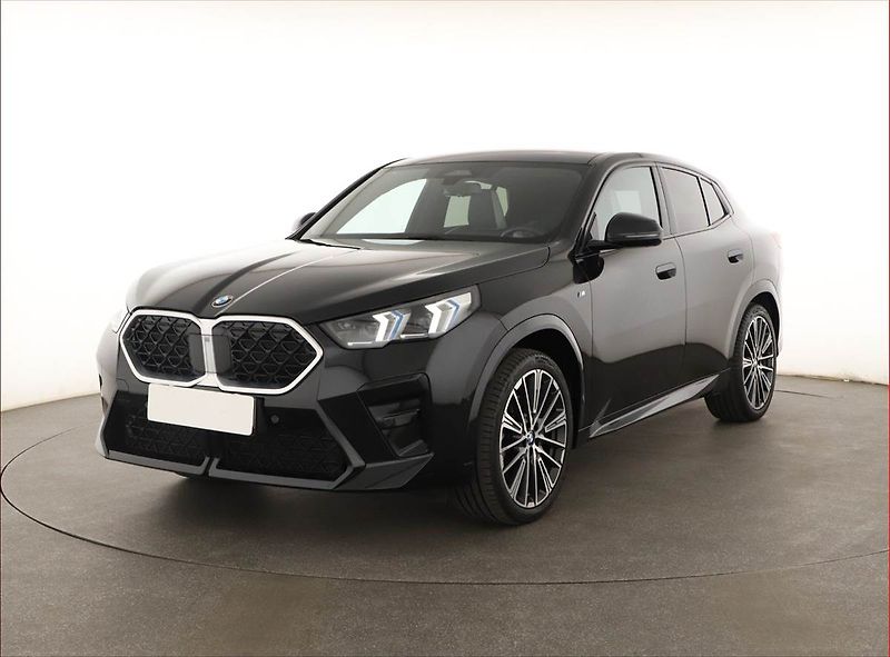 BMW X2 (2024) sDrive20i - fotka 2 z 20