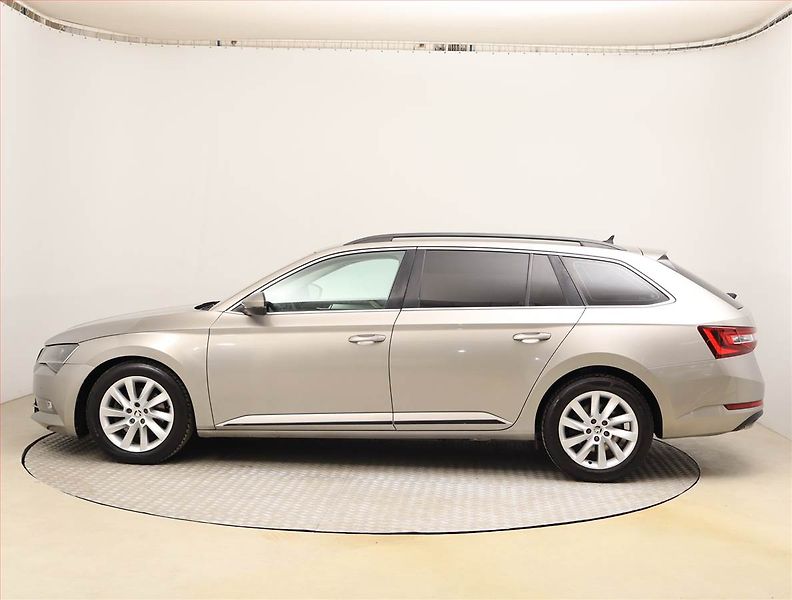 Škoda Superb (2016) Style 2.0 TDI, Automat, Navi - fotka 3 z 22