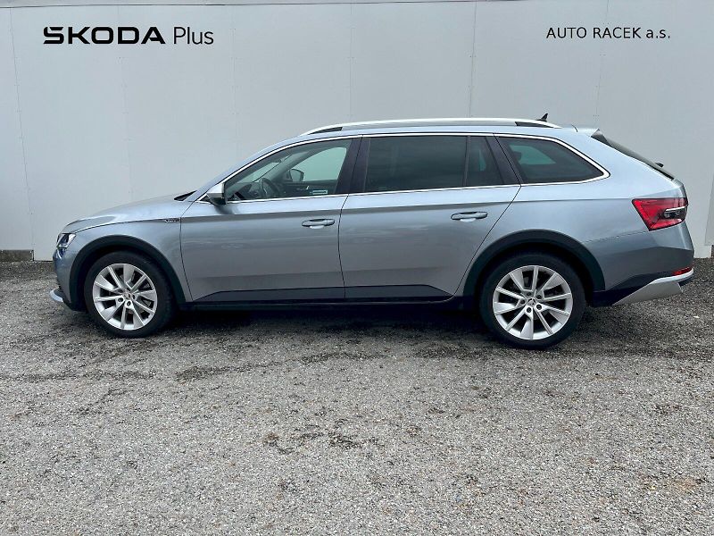 Škoda Superb (2019) 2.0 TDI 140kW Scout Combi 4x4 - fotka 3 z 29