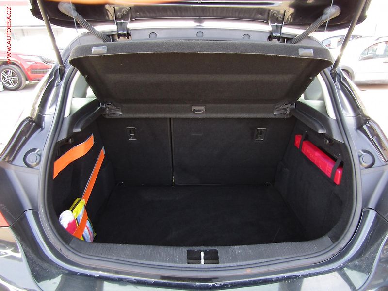 Opel Astra (2013) 1.4T, ČR, Klima - fotka 7 z 16