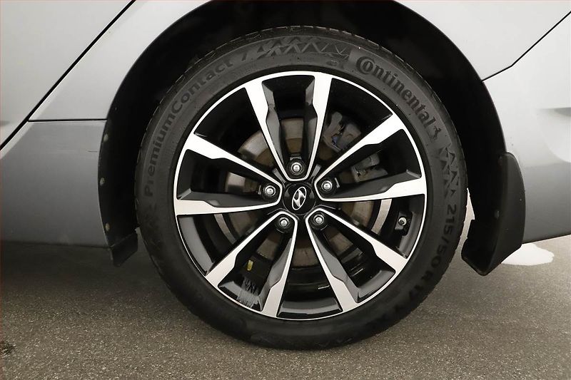 Hyundai i40 (2017) 1.7 CRDi, Serv.kniha, Navi - fotka 16 z 16