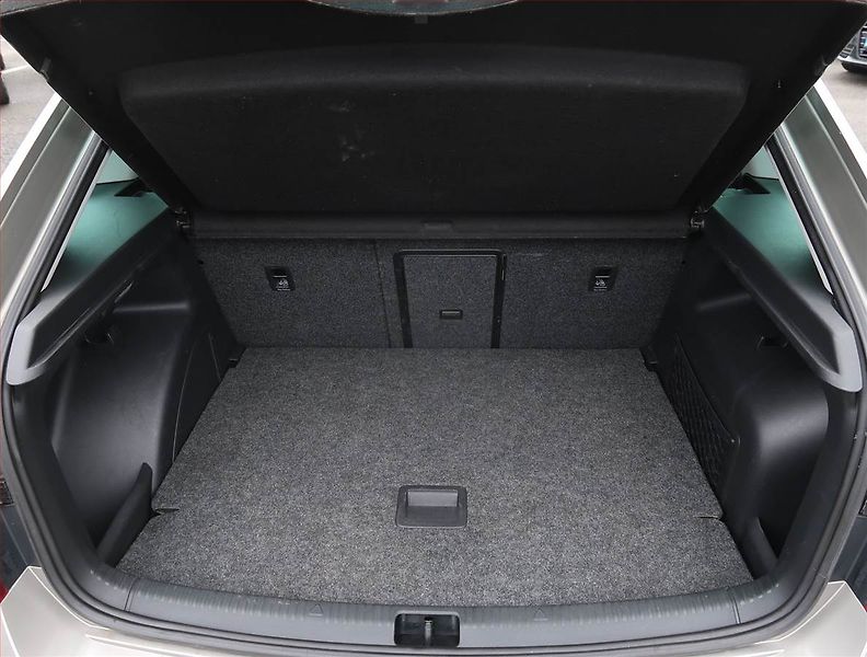 Škoda Rapid (2014) Spaceback 1.2 TSI, ČR,1.maj - fotka 13 z 19