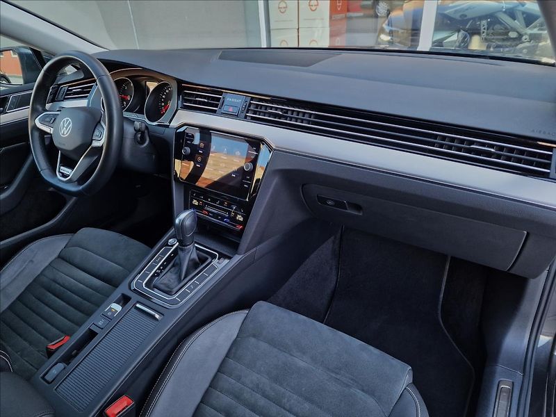 Volkswagen Passat 2.0TDI 147kW 4MOTION DSG Eleg - fotka 13 z 50