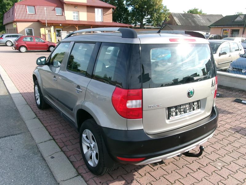 Škoda Yeti (2012) 2,0TDI 4x4 AC TAŽNÉ 1.MAJ - fotka 6 z 26