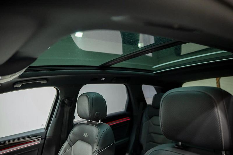 Volkswagen Touareg R-Line 3.0 TDI 210 kW - fotka 12 z 50