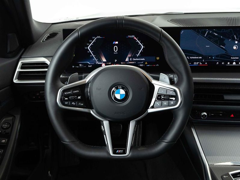 BMW Řada 3 330i xDrive Touring - fotka 13 z 20