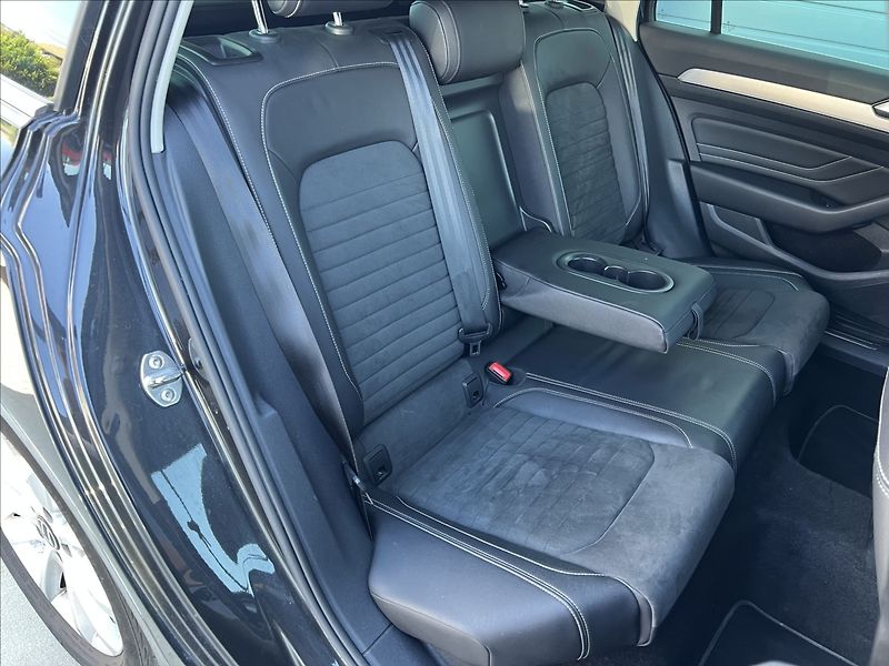 Volkswagen Passat 2,0 TDi DSG ELEGANCE MATRIX - fotka 19 z 32