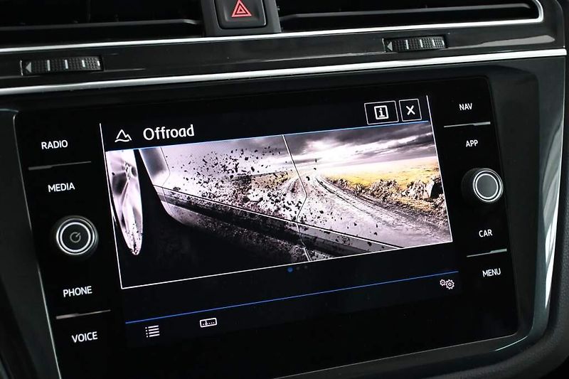 Volkswagen Tiguan (2021) 2.0 4Motion LED Matrix DSG ACC - fotka 18 z 35