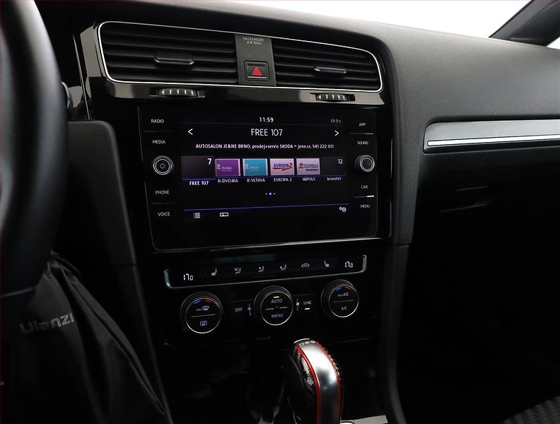 Volkswagen Golf (2017) R-Line 1.4 TSI, Automat - fotka 10 z 18