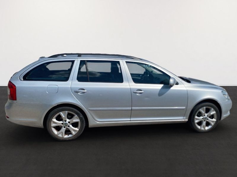 Škoda Octavia (2011) 1.4 TSI 90kw, Elegance, NOVÁ S - fotka 3 z 17