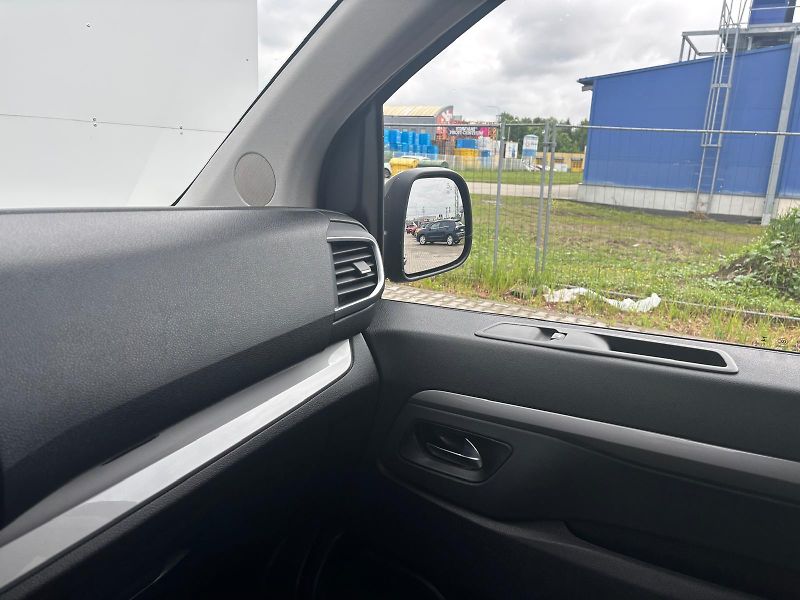 Toyota ProAce Verso 2,0 D-4D 8AT L2 Family Webasto - fotka 22 z 29
