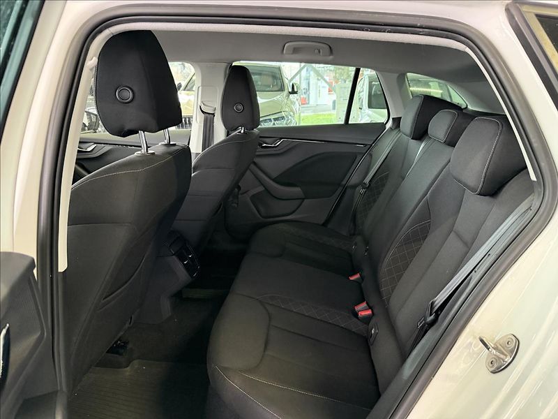 Škoda Scala 1,0   TSI 85kW,SERVISKA,ČR,2.M - fotka 20 z 24