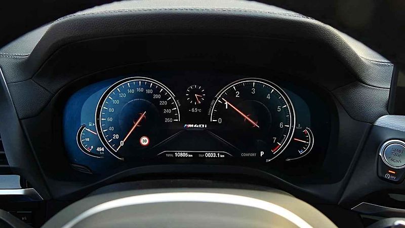 BMW X3 M40i.