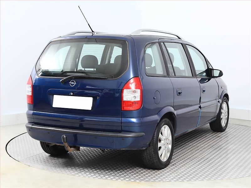 Opel Zafira (2005) 1.8 16V, 7 míst, po STK, Tažné - fotka 5 z 10