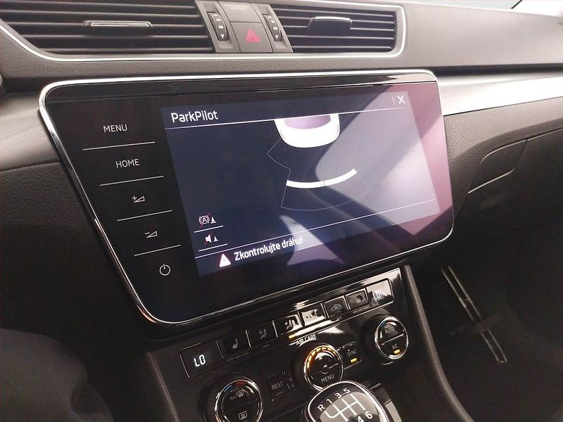 Škoda Superb (2017) Ambition 1.6 TDI, Navi, Xenony - fotka 16 z 23
