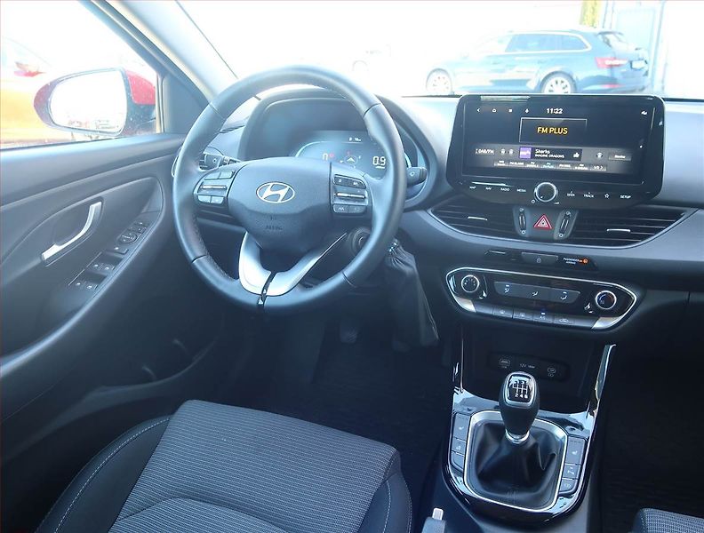 Hyundai i30 (2025) 1.0 T-GDI - fotka 7 z 16