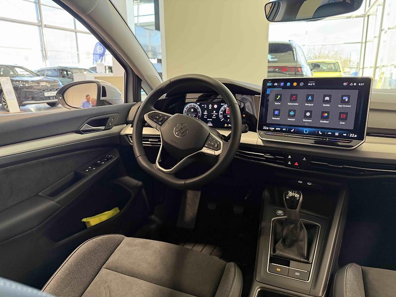 Volkswagen Golf (2026) 1,5 TSI 110 kW 6G - fotka 6 z 6