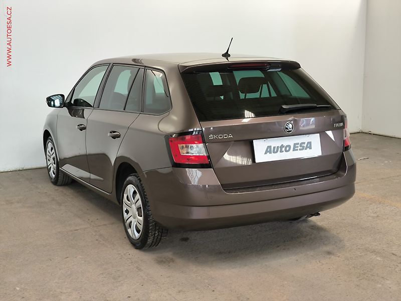 Škoda Fabia (2015) 1.2 TSI, ČR, AC, tempo, park - fotka 4 z 17