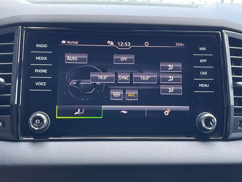 Škoda Karoq (2025) 1.5 TSI 110 kW DSG SportLine - fotka 21 z 35