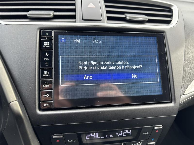 Honda Civic 1,8 VTEC 104kW PLNÝservisHONDA - fotka 20 z 36
